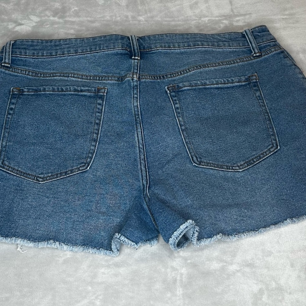 WILD FABLE Crochet Hem High Rise Jean Short Womens Size 18 - Picture 3 of 9